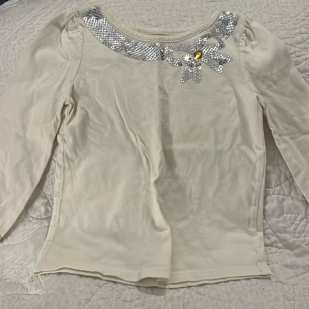🥳 5 for $10 🥳 2T top with sequin bow